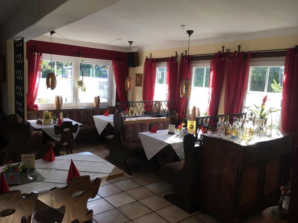 Zum Weissen Ross Hotell Nidda Eksteriør bilde